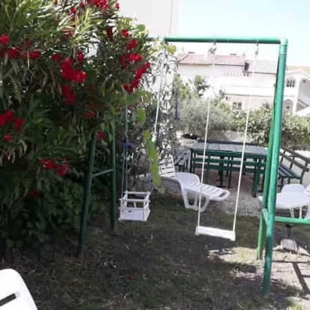 Daisy- Excellent Location Close To Rab Palit