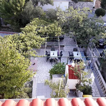 アパート Daisy- Excellent Location Close To Rab *