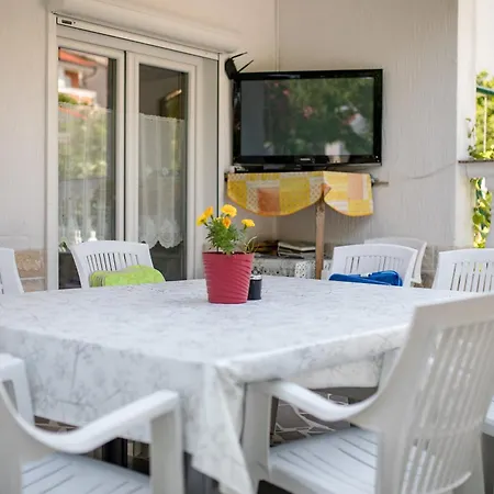 Daisy Mit Pool,parking,terrassen , Garten, Grill