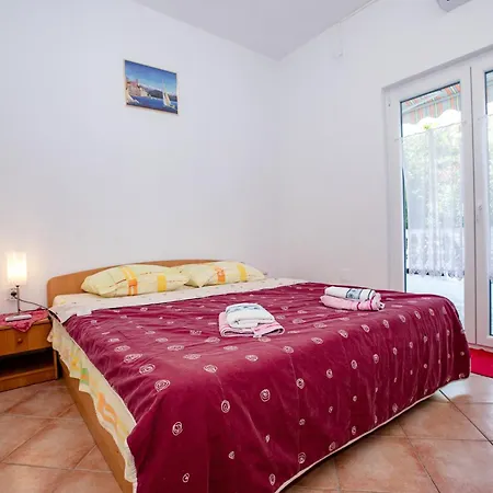 Daisy- Excellent Location Close To Rab Appartement Palit