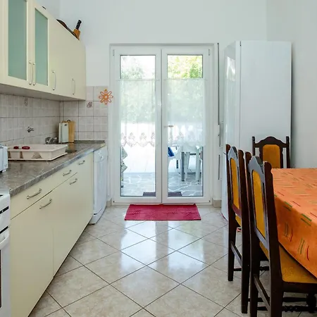 Appartement Daisy- Excellent Location Close To Rab Palit