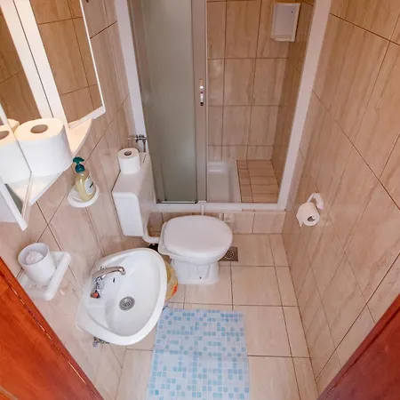Daisy Mit Pool,parking,terrassen , Garten, Grill Apartment