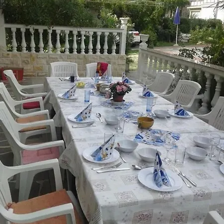 Daisy- Excellent Location Close To Rab Apartment Palit