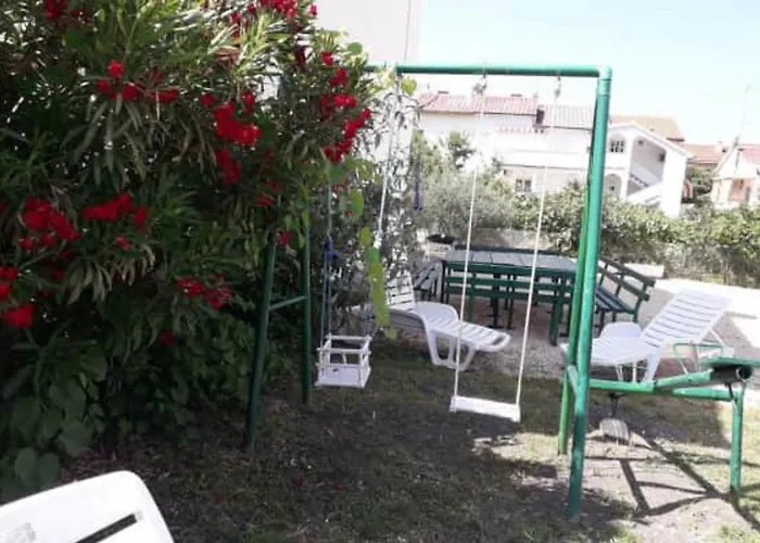 Daisy- Excellent Location Close To Rab Palit