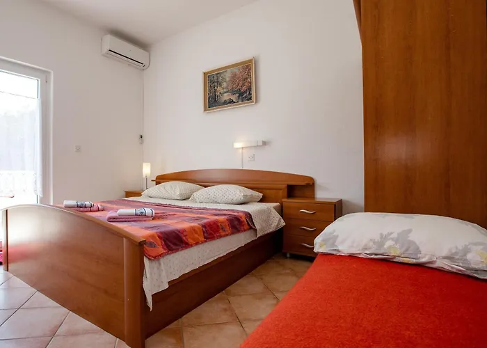 Daisy- Excellent Location Close To Rab *