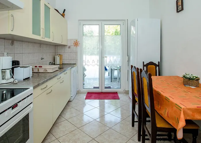 Apartment Daisy- Excellent Location Close To Rab Palit