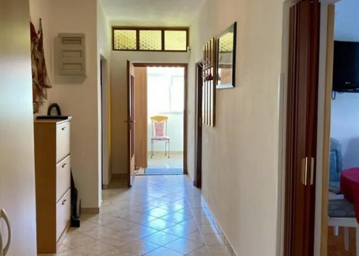Daisy- Excellent Location Close To Rab Apartment *
