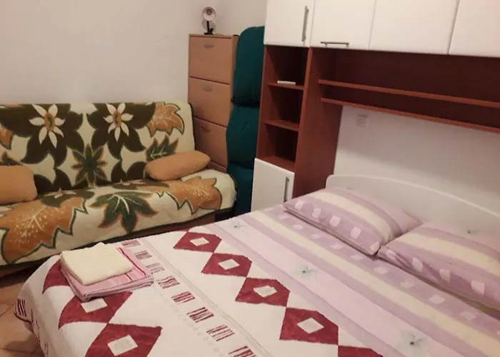 Apartment Daisy- Excellent Location Close To Rab