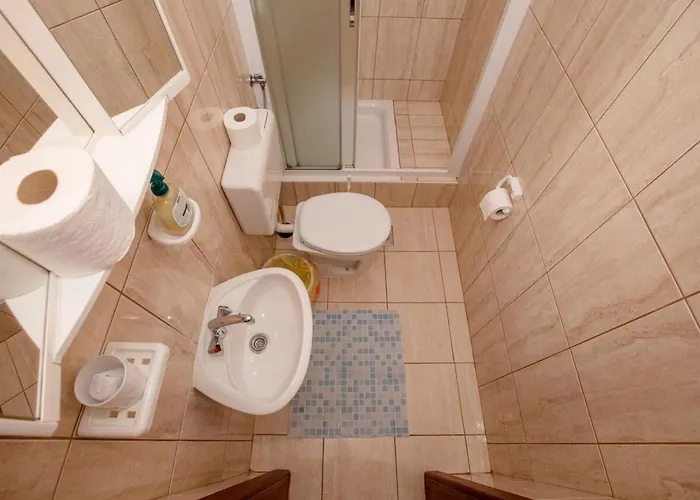 Daisy- Excellent Location Close To Rab Palit
