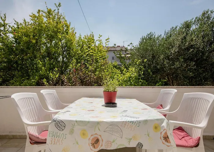 Daisy- Excellent Location Close To Rab